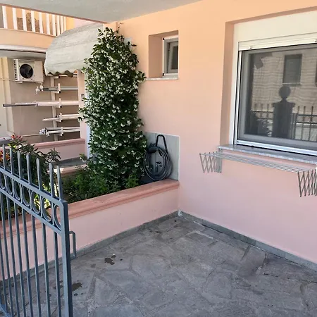 Welcome Apartment, Apartment