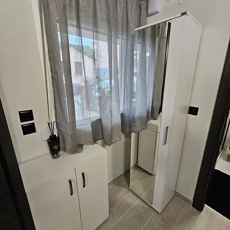 Welcome Apartment, Néa Péramos