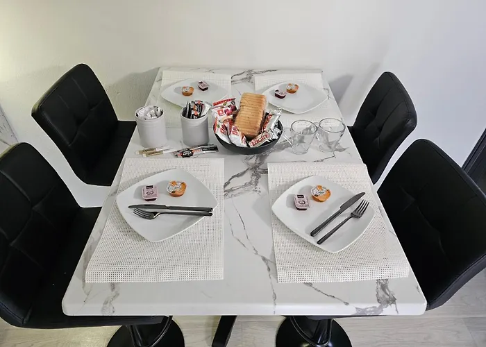 Welcome Apartment, *