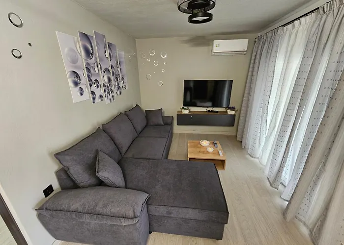 Welcome Apartment, *